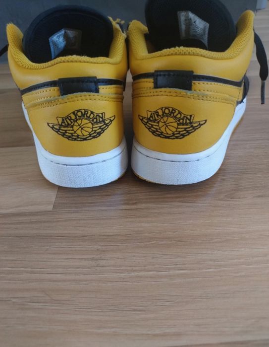 Nike Air Jordan 1 Black-Yellow