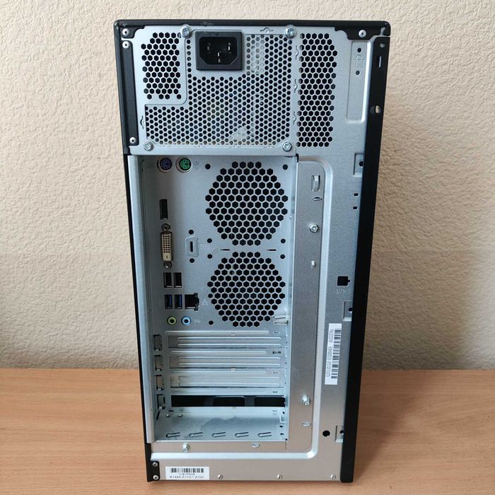 Надійний Fujitsu 8 GEN P558 /G5400(3.7GHz)/4GB/UHD610/M.2/USB3.0