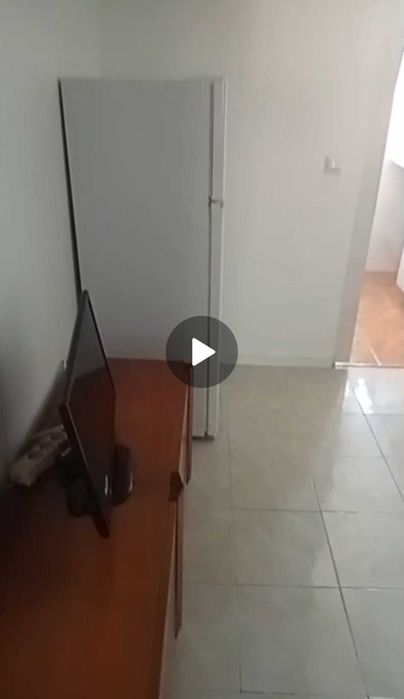 Apartamento T0 (anexo de moradia) com wc e cozinha (Metro Sr. Roubado)