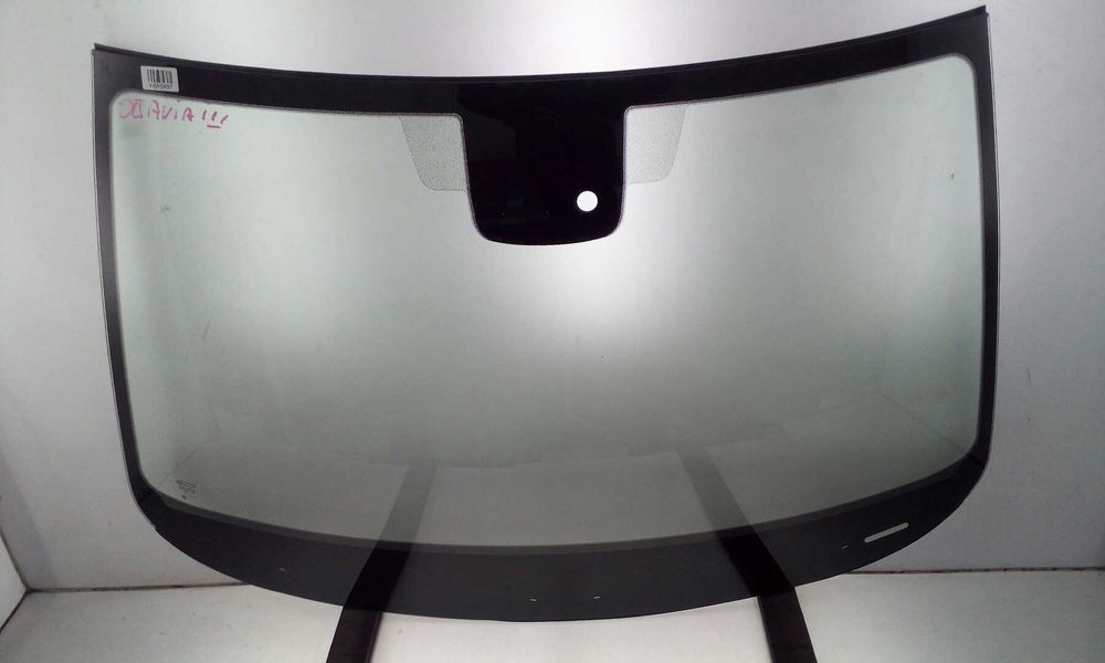 Szyba samochodowa przednia czołowa używana SKODA DOWÓZ