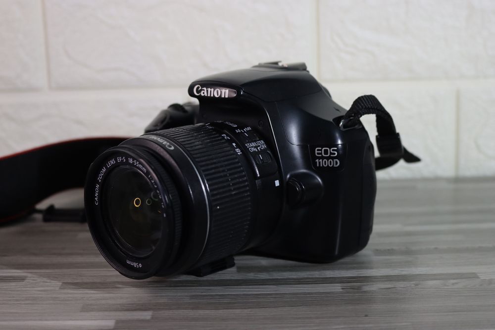 Aparat Canon EOS 1100D + Obiektyw EF-S 18-55mm