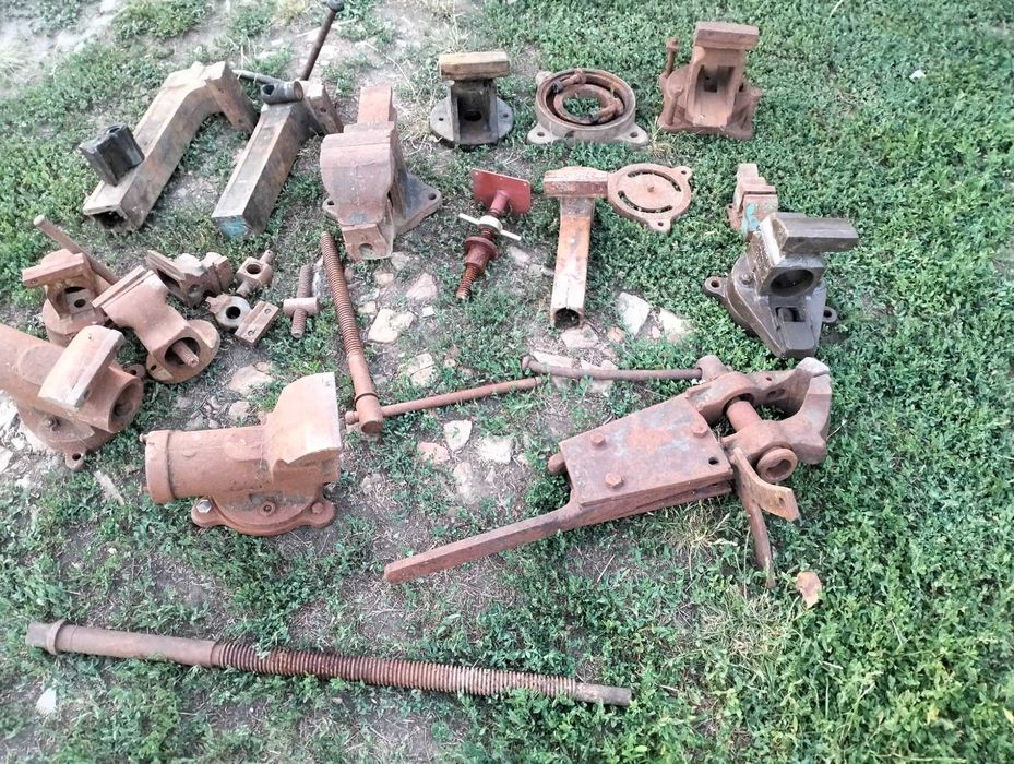 Тиски, лещата частини, некомплект. Бу.