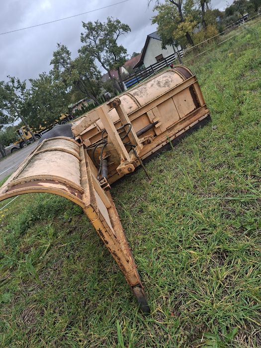 Pług do śniegu rozkładany