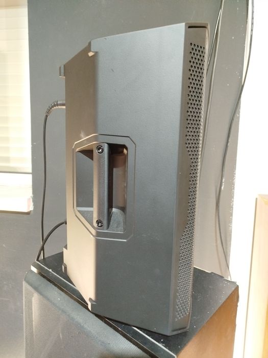 Caixa de som profissional