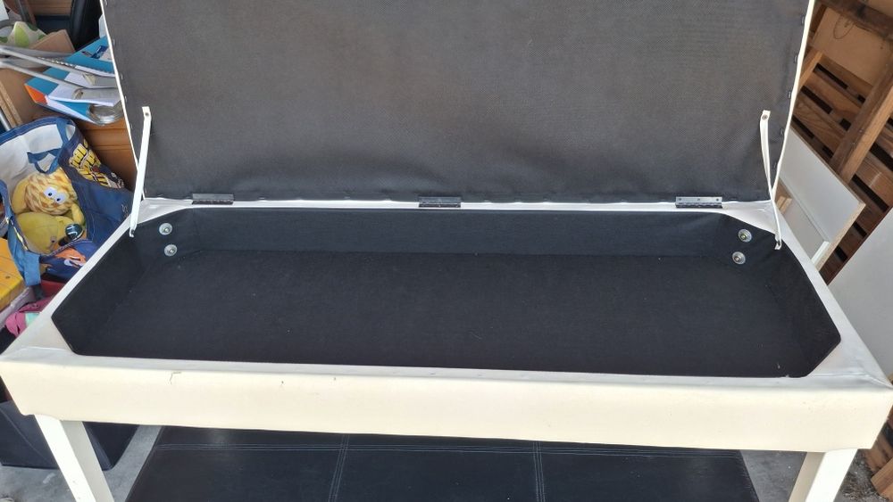 Banquetas com arrumação, em polipele