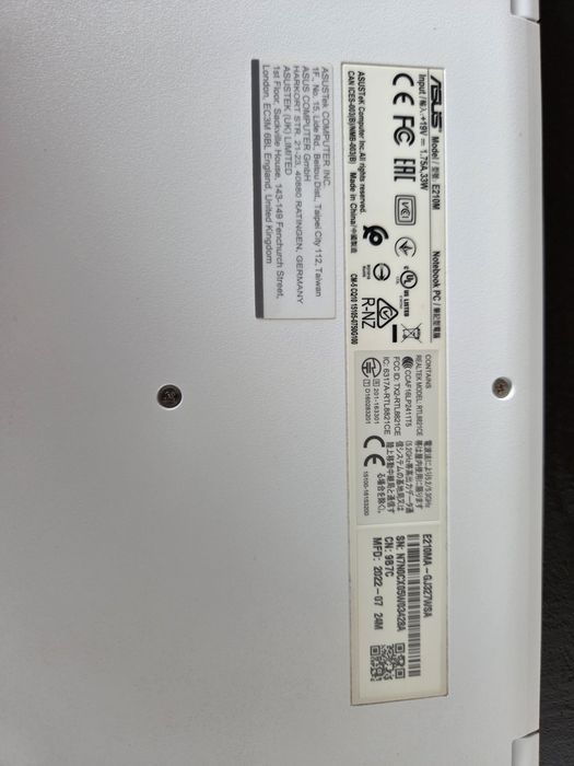 Laptop Asus SonicMaster E210M