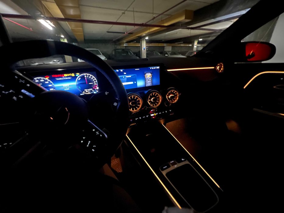 Mercedes GLA250e, AMG, com vários packs extra, garantia original