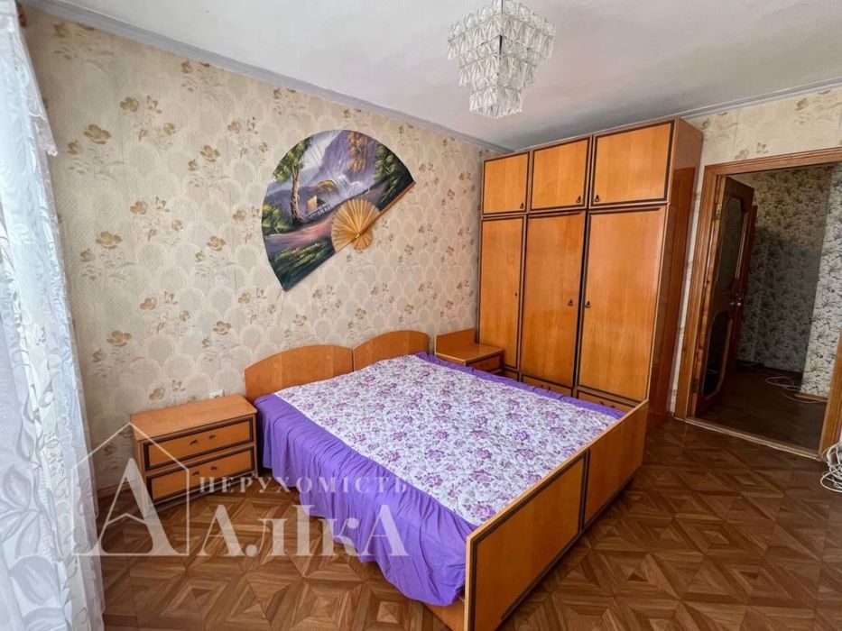 Продам 3-кімнатну квартиру з індивідуальним опаленням  в самому ЦЕНТРІ