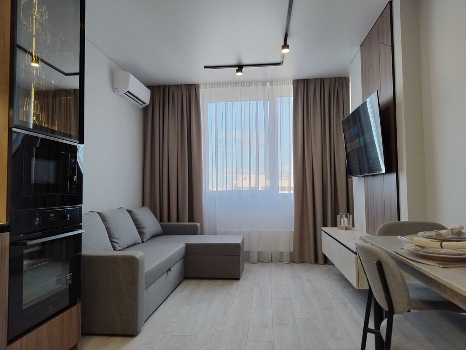 ЖК Варшавський 3, Квартира з новим, якісним ремонтом!