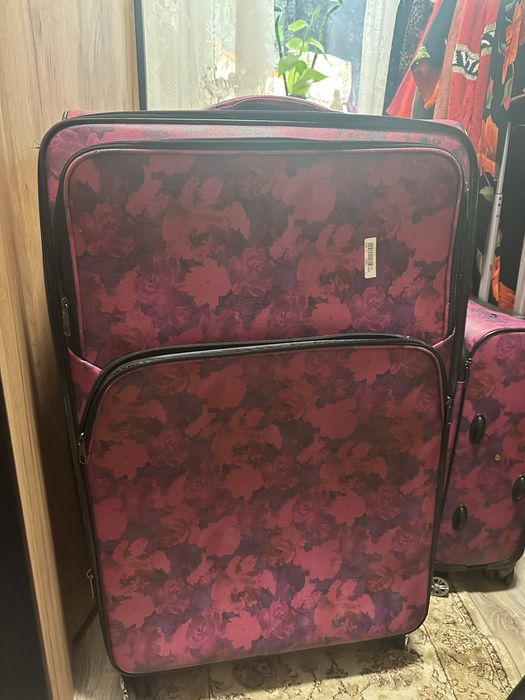 Walizka w kwiaty duża z USA