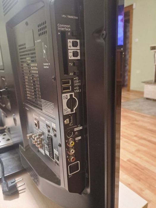 Телевізор PANASONIC TX-P42UT30E  42 дюйми