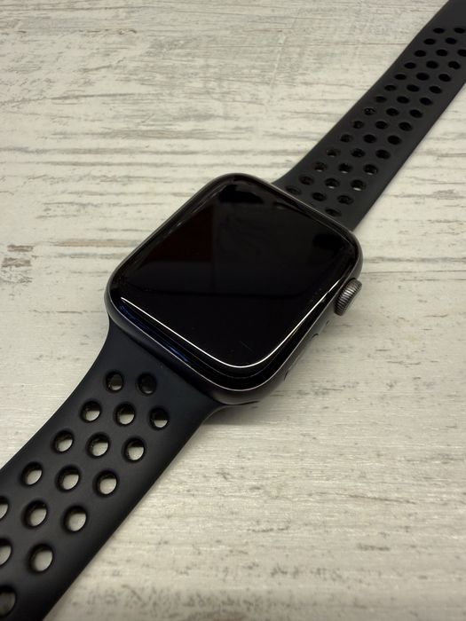 Apple Watch Nike+ Series 4 44mm GPS Space Gray