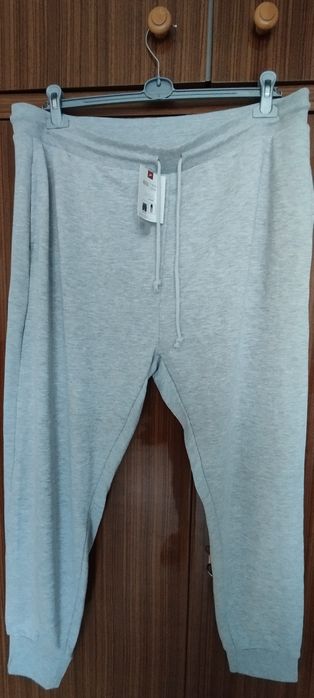 Nowe damskie  spodnie dresowe