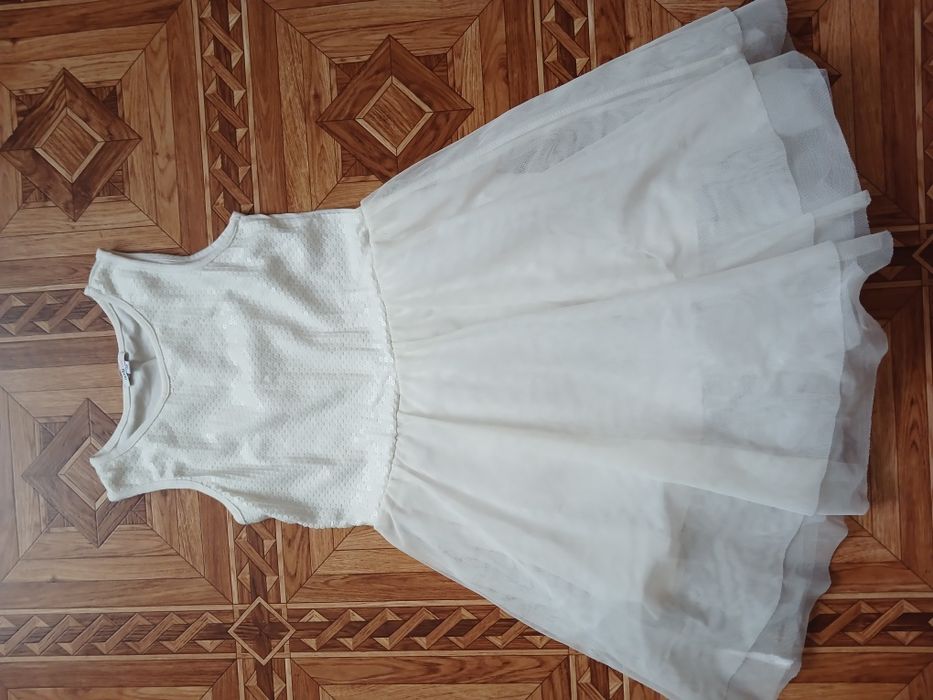 Сукня 140зріст.Безкоштовно