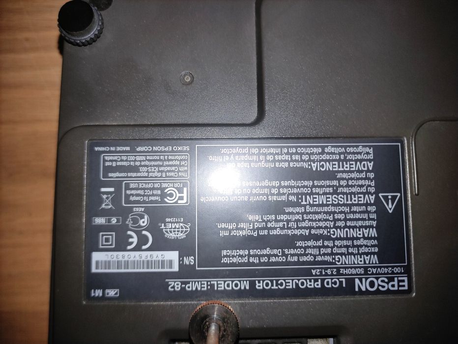 Projektor EPSON EMP-82 2000ANSI 3LCD XGA USB