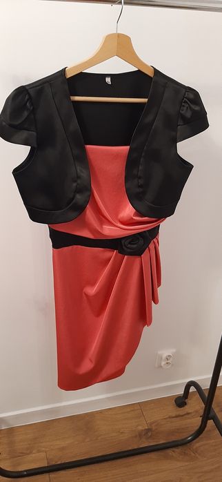 Sukienka malinowa 42