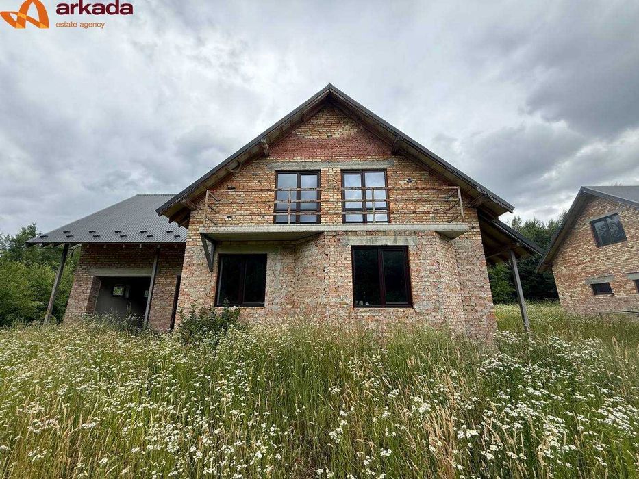 Продається будинок в передмістті Івано- франківська в с. Угринів.