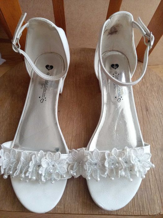 Босоножки белые на девочку р. 34