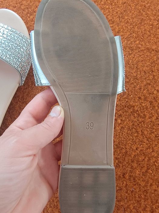 Klapki rozmiar 39 (38,5)