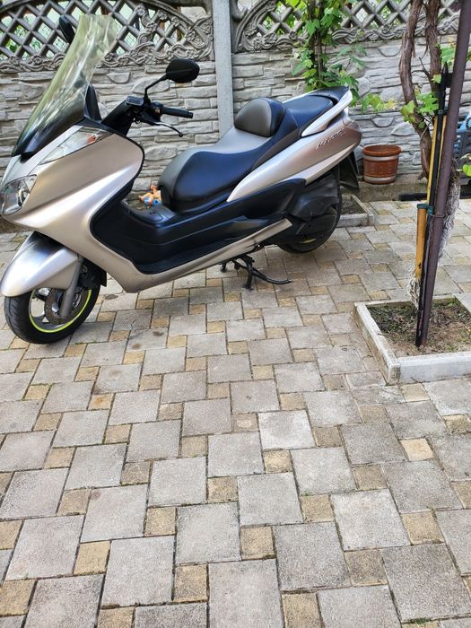 Продам  ямаха маджесті 400