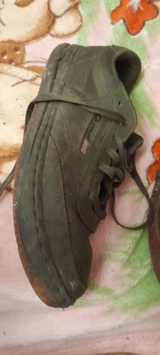 Продам ботинки отдичные