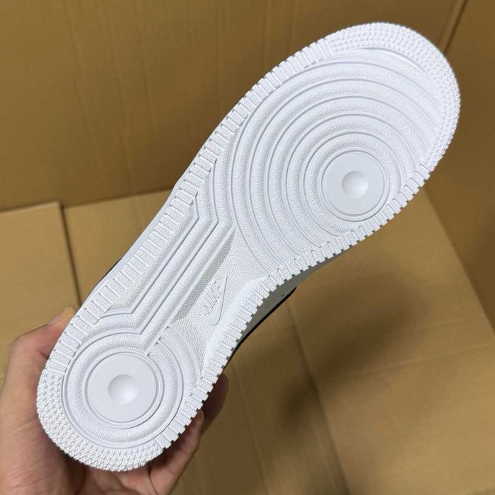 Nike Air Force 1 Supreme R. 38