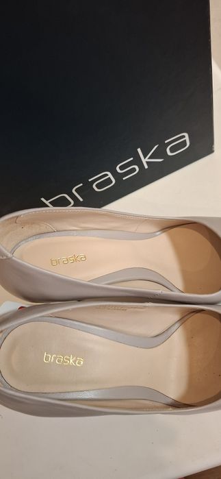 Женские кожаные туфли на каблуке, Braska, p.39, т.25 см, новые