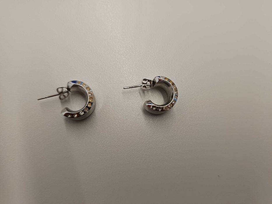Conjunto novo Swarovski de brilhantes - brincos e anéis ajustáveis
