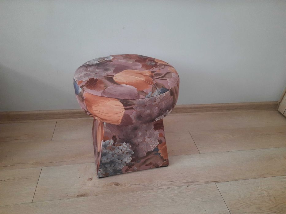 Pufa, Krzesło do Toaletki