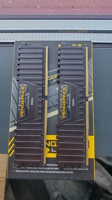 Corsair vengeance lpx 32gb (2x16gb) ddr4 2400mhz
