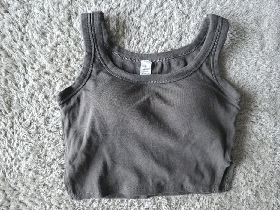 Crop top z wbudowanymi miseczkami rozm. XS/s