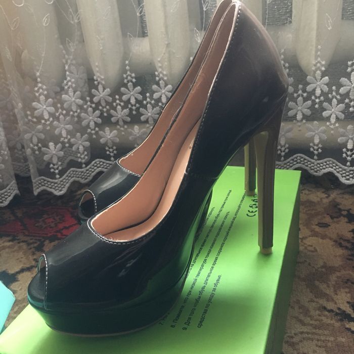 Туфли на шпильке