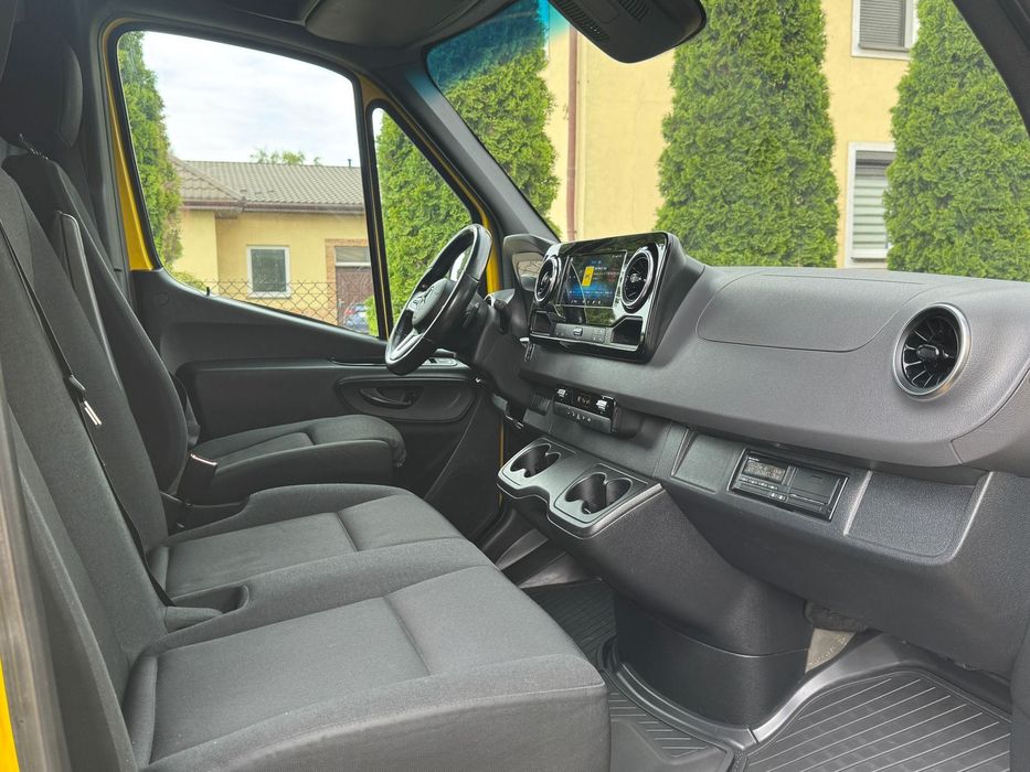 Autolaweta wynajem wypożyczalnia Mercedes sprinter hak 3500kg