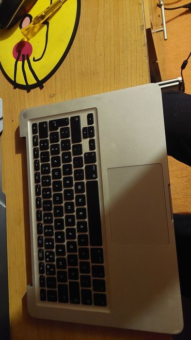 Selling Apple MacBook436154806640977924