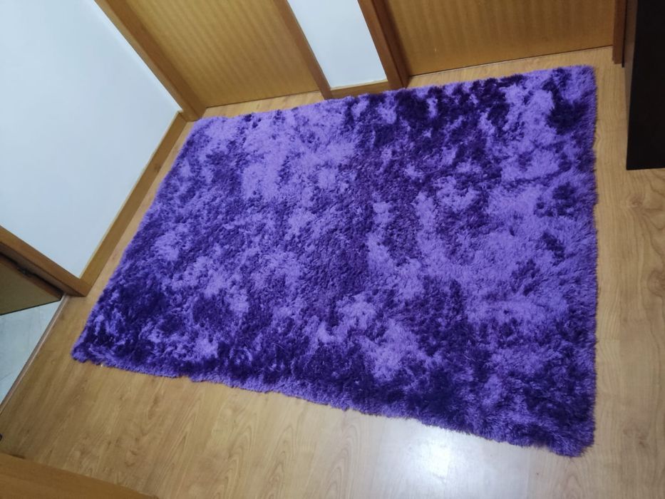 Carpete roxo media