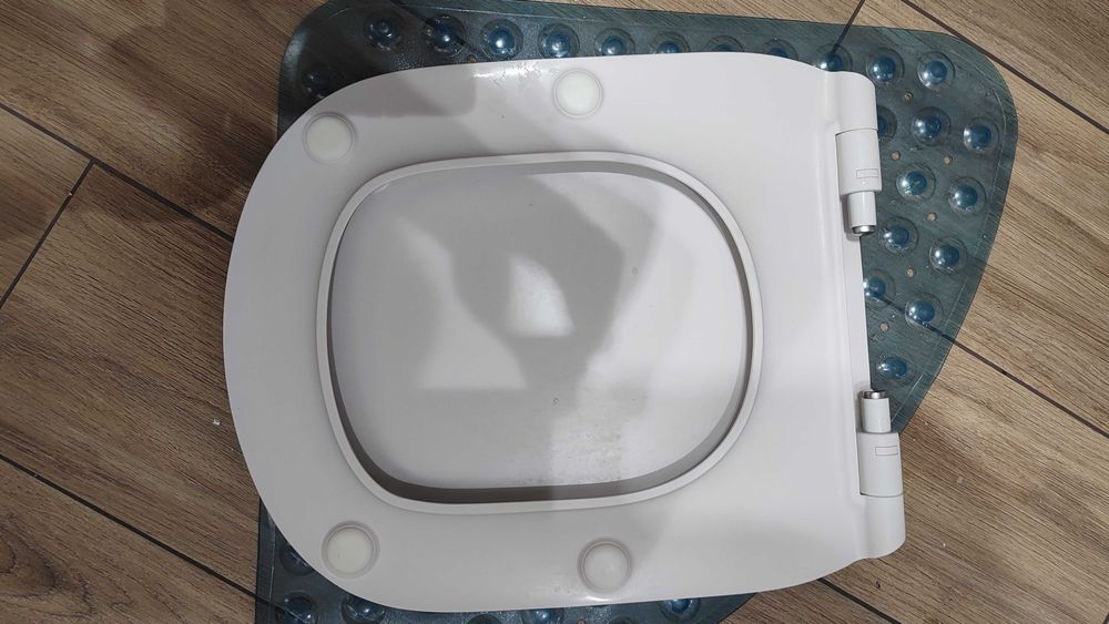 Miska WC wisząca firmy Ideal Tesi AquaBlade