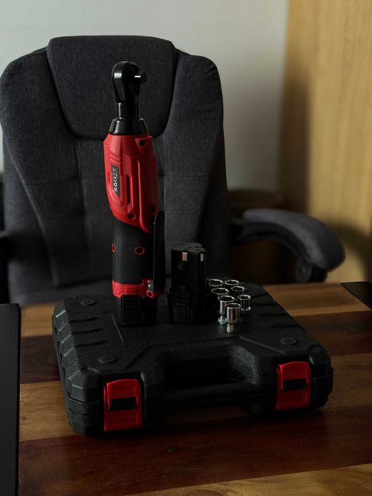 Elektryczna Grzechotka Kątowa 3/8 w Praktycznej Walizce 2x aku NOWA !