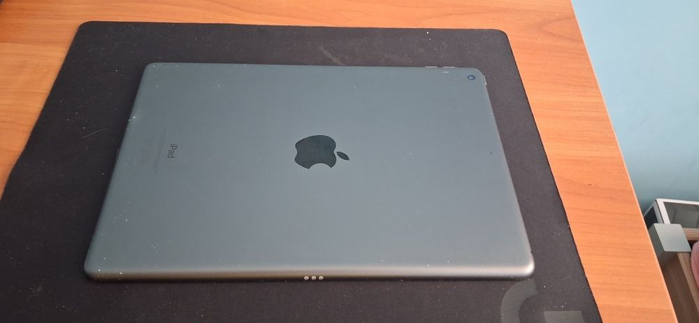 Ipad 9th gen 2021 64gb  + ładowarka