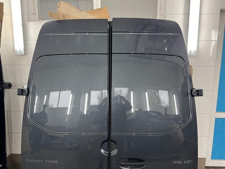 Нові Задні двері сірі графіт Mercedes Sprinter W907