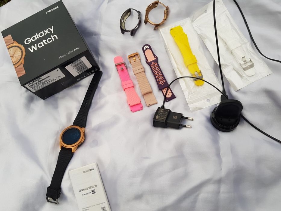 Смарт годинник  Samsung watch r810 42mm rose gold