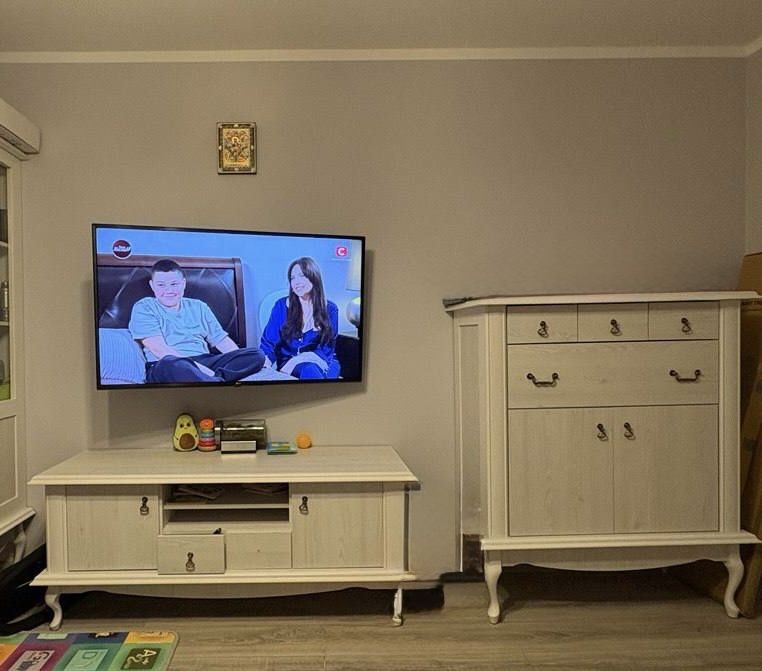 Sprzedam komplet mebli (komoda + szafka RTV + stolik)