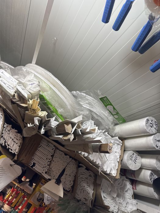 самоклейка , шпалери не дорогі ,багети …Ирпенский рынок.НЕ ВЫСЫЛАЮ