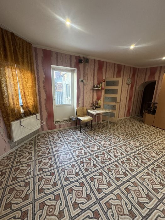 Продам чястину будинку з окремим подвірʼям