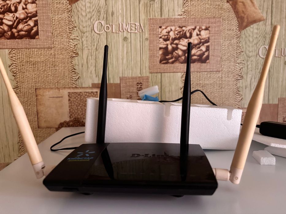 Wi-Fi роутер D-Link DIR-825