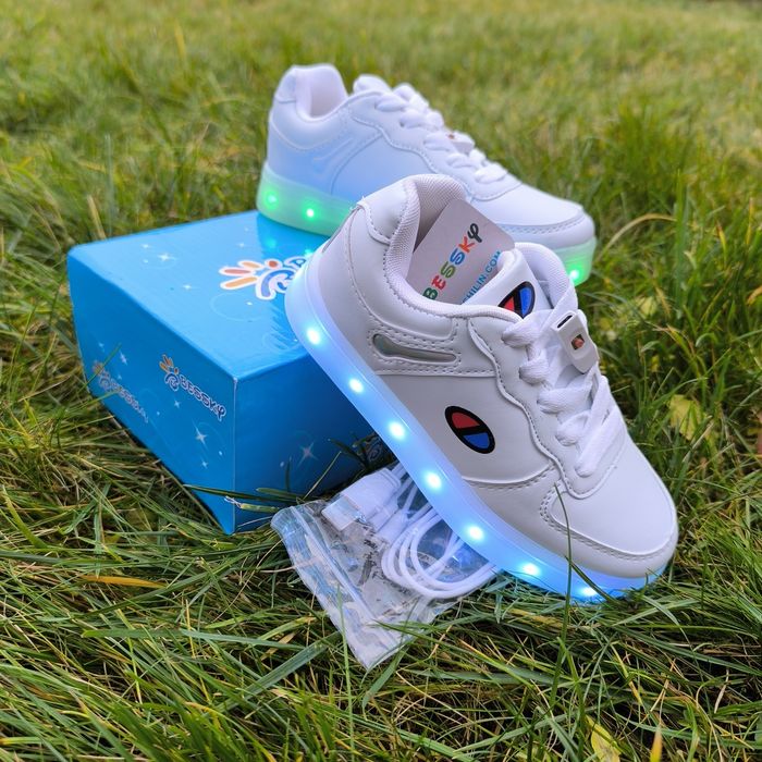 Білі кросівки з led підсвіткою, кроссовки с подсветкой, led-кроссовки