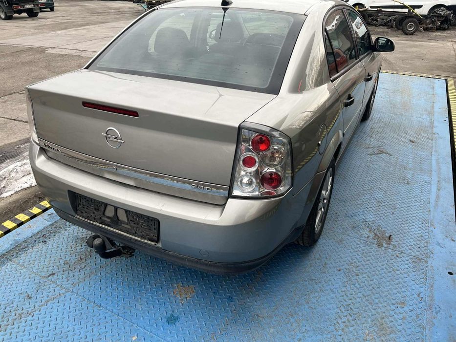 Lampa maska klapa drzwi vectra C Z158