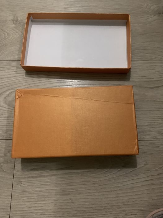 Продам коробку Louis Vuitton