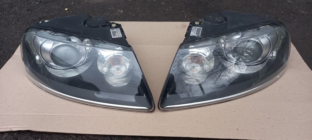 Фари на Volksvagen Touareg 2006 2005 2004 2003 фары оптика свет ксенон