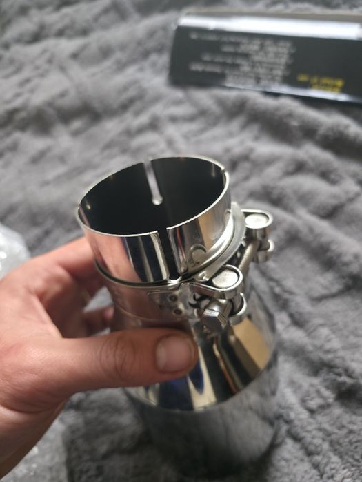 Ponteira de escape Remus 66mm interior × 101mm exterior