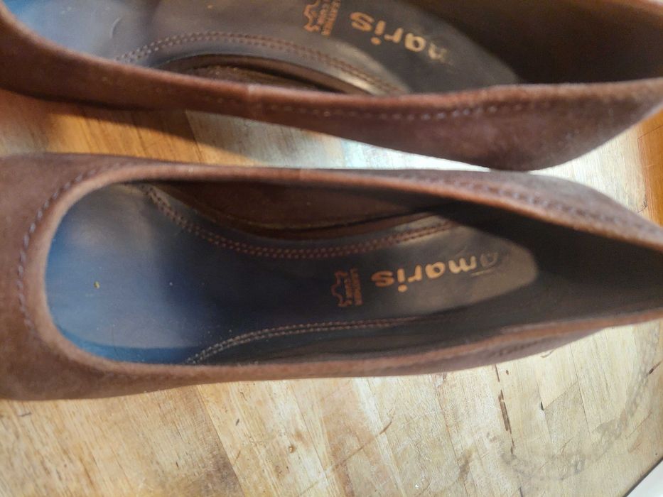 Zamszowe czółenka Tamaris, r. 39, czekoladowy brąz